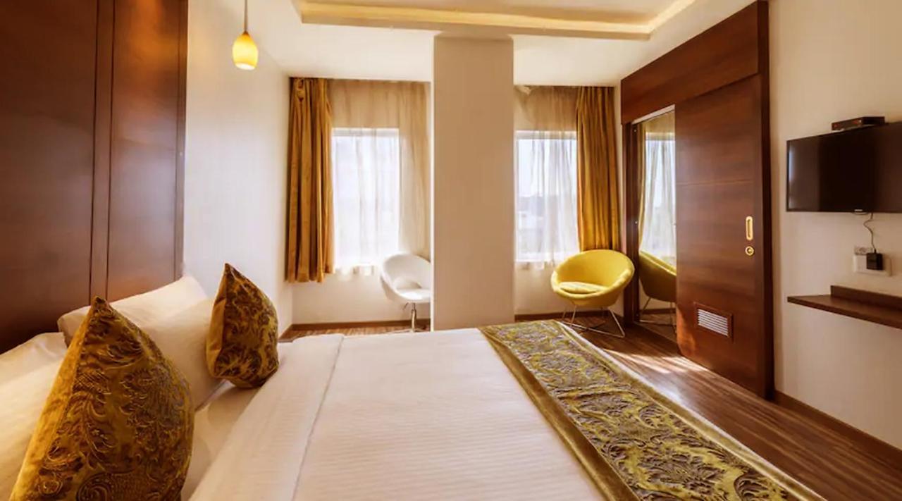 Jagadish Brigade Hotel Bangalore Ngoại thất bức ảnh
