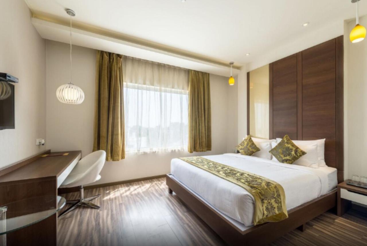 Jagadish Brigade Hotel Bangalore Ngoại thất bức ảnh